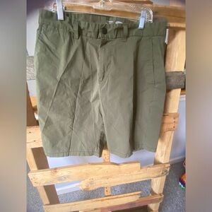 Old Navy Ultimate Slim Men's Olive Green Shorts - 34